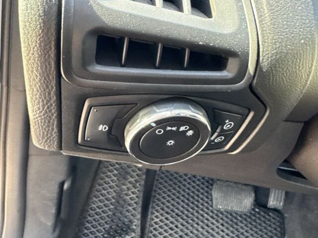 Серый Форд Фокус, объемом двигателя 2 л и пробегом 215 тыс. км за 6200 $, фото 12 на Automoto.ua