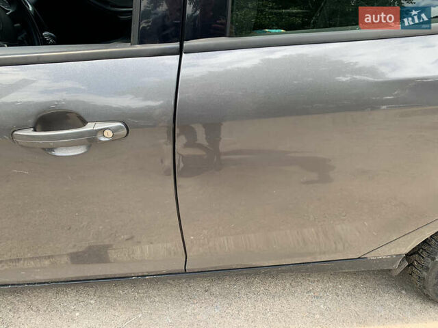 Серый Форд Фокус, объемом двигателя 2 л и пробегом 209 тыс. км за 6250 $, фото 7 на Automoto.ua