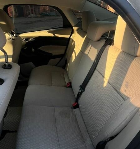 Сірий Форд Фокус, об'ємом двигуна 2 л та пробігом 300 тис. км за 4700 $, фото 22 на Automoto.ua