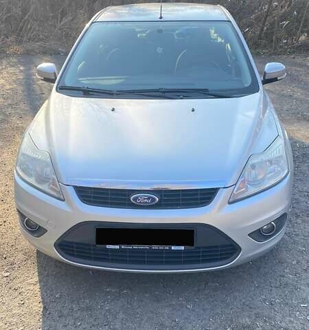 Сірий Форд Фокус, об'ємом двигуна 1.6 л та пробігом 330 тис. км за 4500 $, фото 1 на Automoto.ua