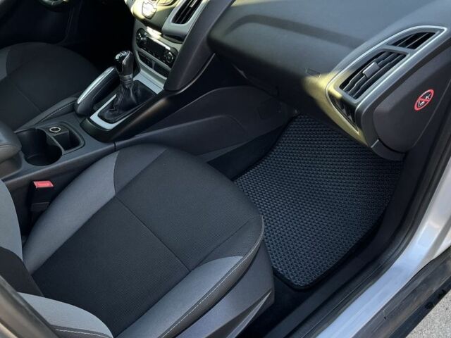 Серый Форд Фокус, объемом двигателя 1.6 л и пробегом 176 тыс. км за 7300 $, фото 13 на Automoto.ua