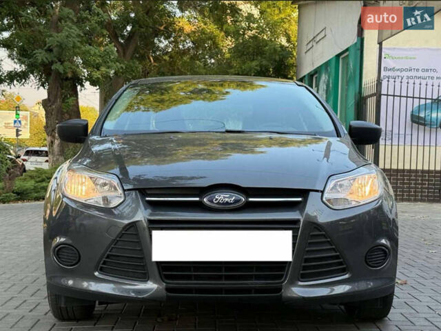 Сірий Форд Фокус, об'ємом двигуна 2 л та пробігом 135 тис. км за 7900 $, фото 2 на Automoto.ua