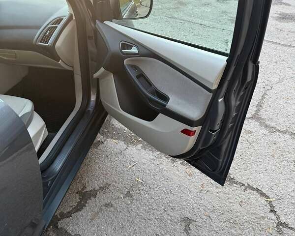 Серый Форд Фокус, объемом двигателя 2 л и пробегом 228 тыс. км за 6700 $, фото 21 на Automoto.ua