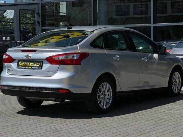 Серый Форд Фокус, объемом двигателя 2 л и пробегом 214 тыс. км за 7900 $, фото 5 на Automoto.ua