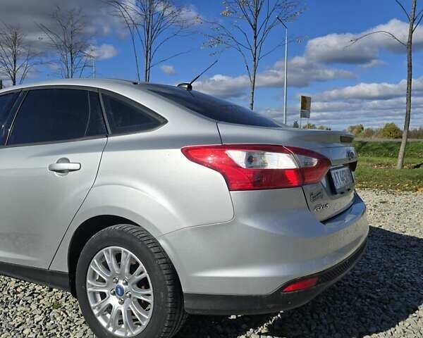 Сірий Форд Фокус, об'ємом двигуна 2 л та пробігом 218 тис. км за 6600 $, фото 20 на Automoto.ua