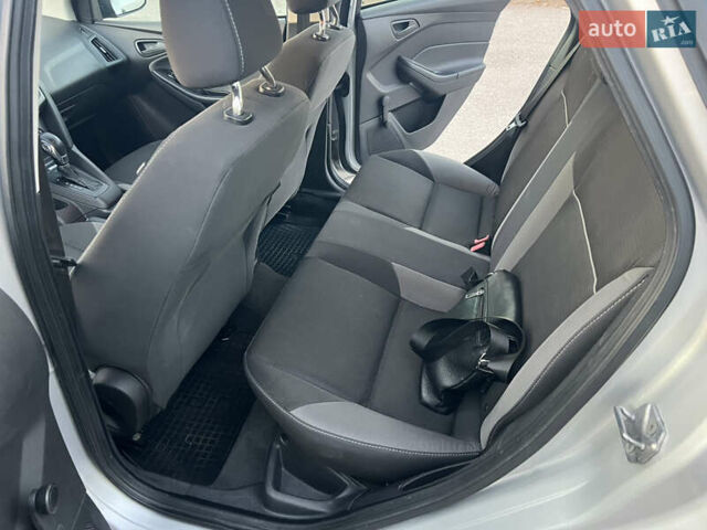 Сірий Форд Фокус, об'ємом двигуна 2 л та пробігом 250 тис. км за 5550 $, фото 21 на Automoto.ua