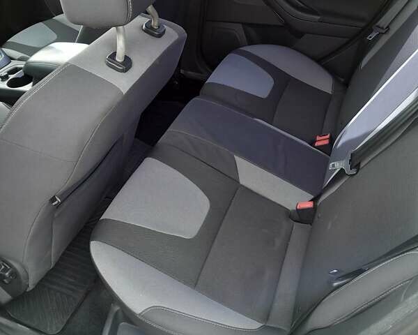 Серый Форд Фокус, объемом двигателя 1.6 л и пробегом 148 тыс. км за 7700 $, фото 13 на Automoto.ua