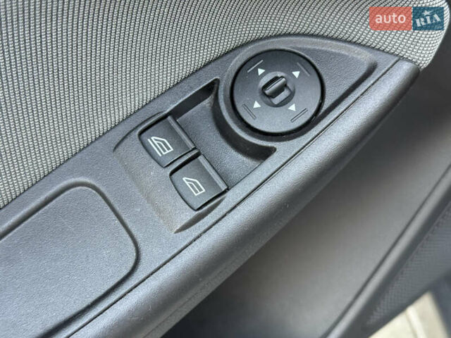 Серый Форд Фокус, объемом двигателя 2 л и пробегом 135 тыс. км за 7499 $, фото 20 на Automoto.ua