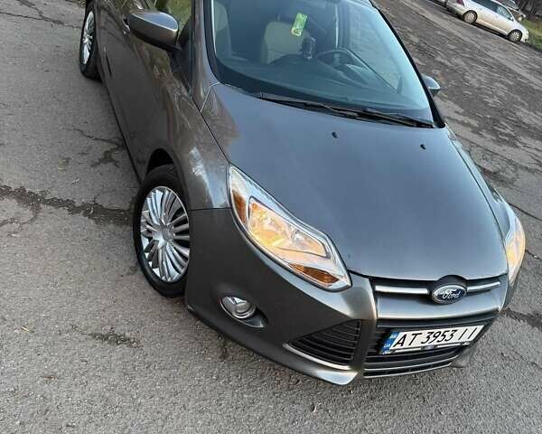 Серый Форд Фокус, объемом двигателя 2 л и пробегом 228 тыс. км за 6700 $, фото 2 на Automoto.ua