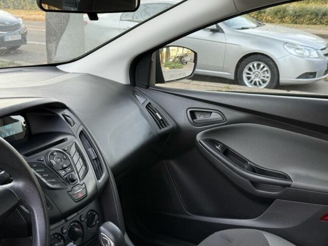 Серый Форд Фокус, объемом двигателя 2 л и пробегом 135 тыс. км за 7900 $, фото 5 на Automoto.ua