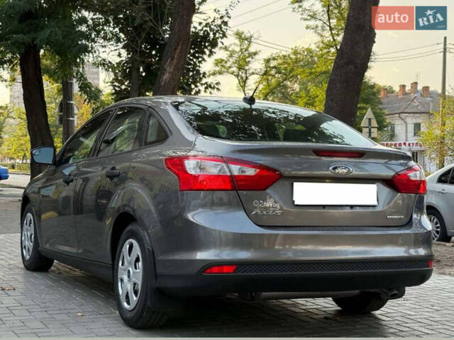 Сірий Форд Фокус, об'ємом двигуна 2 л та пробігом 135 тис. км за 7900 $, фото 1 на Automoto.ua