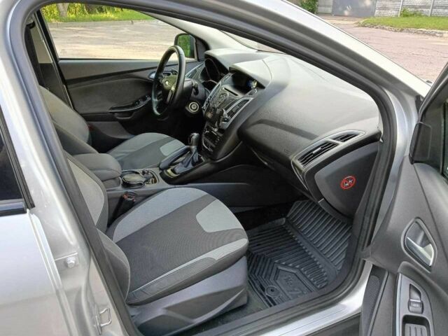 Серый Форд Фокус, объемом двигателя 1.6 л и пробегом 235 тыс. км за 6300 $, фото 2 на Automoto.ua