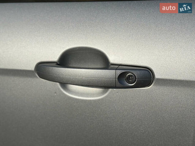 Серый Форд Фокус, объемом двигателя 2 л и пробегом 189 тыс. км за 8200 $, фото 16 на Automoto.ua
