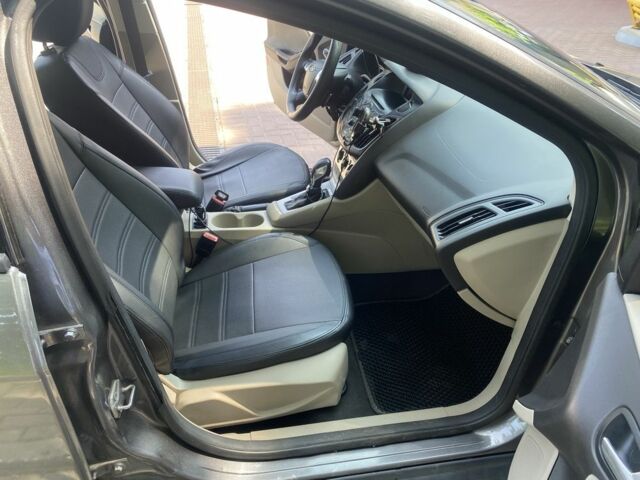 Серый Форд Фокус, объемом двигателя 2 л и пробегом 227 тыс. км за 6000 $, фото 7 на Automoto.ua