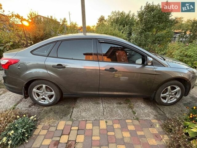 Сірий Форд Фокус, об'ємом двигуна 2 л та пробігом 268 тис. км за 5500 $, фото 1 на Automoto.ua