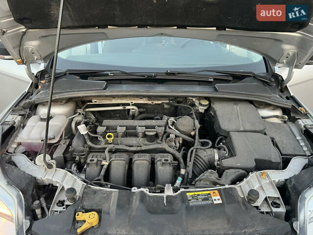 Сірий Форд Фокус, об'ємом двигуна 2 л та пробігом 250 тис. км за 5550 $, фото 25 на Automoto.ua