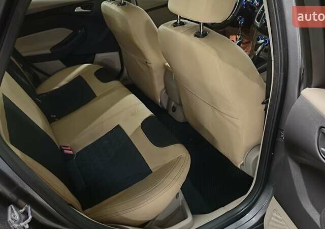 Серый Форд Фокус, объемом двигателя 2 л и пробегом 194 тыс. км за 7400 $, фото 10 на Automoto.ua