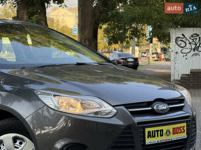 Серый Форд Фокус, объемом двигателя 2 л и пробегом 135 тыс. км за 7499 $, фото 5 на Automoto.ua