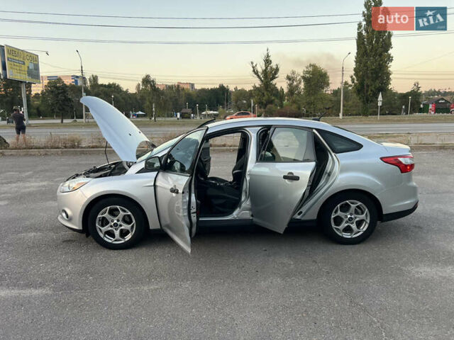 Сірий Форд Фокус, об'ємом двигуна 2 л та пробігом 250 тис. км за 5550 $, фото 31 на Automoto.ua