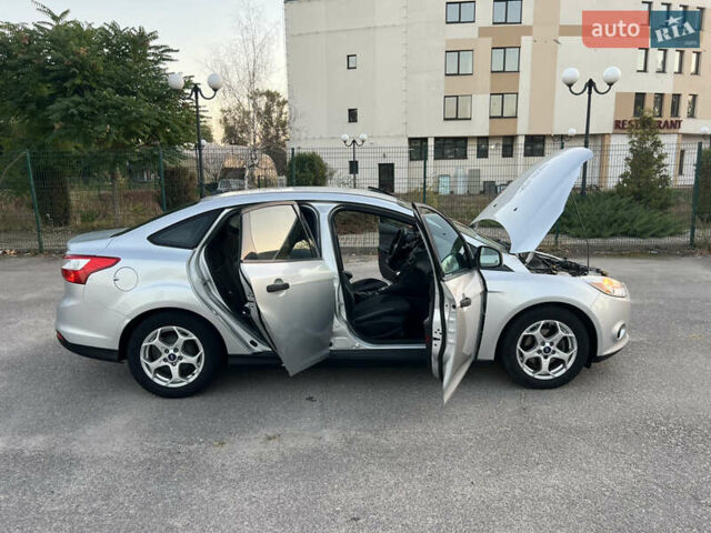 Сірий Форд Фокус, об'ємом двигуна 2 л та пробігом 250 тис. км за 5550 $, фото 27 на Automoto.ua