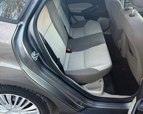 Серый Форд Фокус, объемом двигателя 2 л и пробегом 228 тыс. км за 6700 $, фото 25 на Automoto.ua