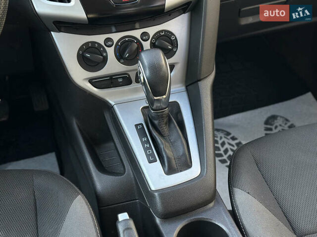 Серый Форд Фокус, объемом двигателя 2 л и пробегом 189 тыс. км за 8200 $, фото 33 на Automoto.ua