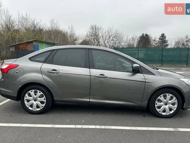 Серый Форд Фокус, объемом двигателя 2.01 л и пробегом 227 тыс. км за 6250 $, фото 7 на Automoto.ua