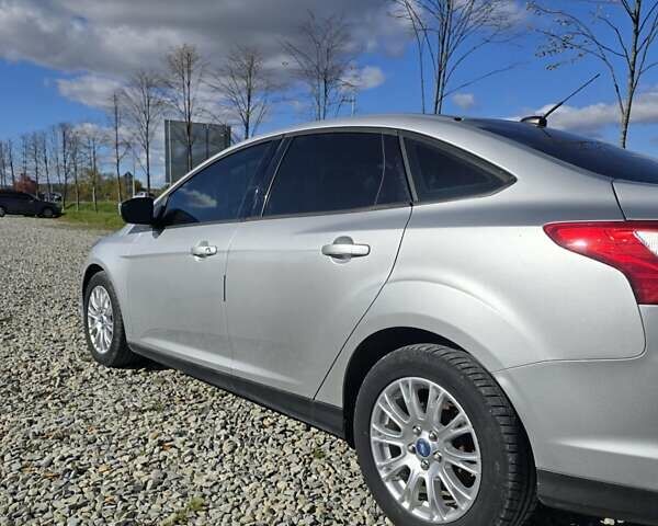 Сірий Форд Фокус, об'ємом двигуна 2 л та пробігом 218 тис. км за 6600 $, фото 17 на Automoto.ua