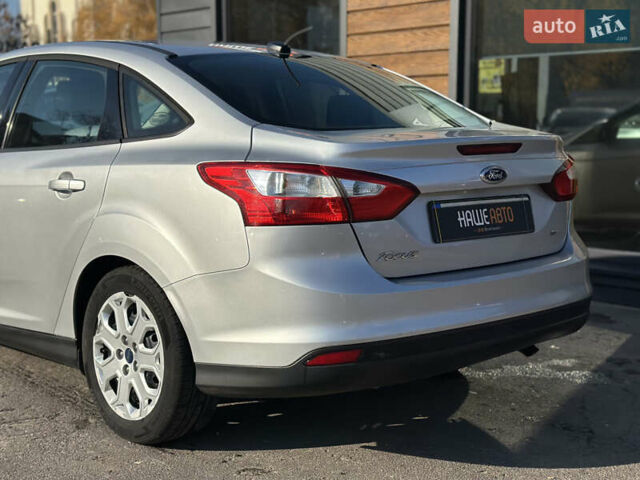 Серый Форд Фокус, объемом двигателя 2 л и пробегом 189 тыс. км за 8200 $, фото 10 на Automoto.ua