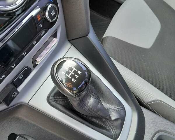 Серый Форд Фокус, объемом двигателя 1.6 л и пробегом 148 тыс. км за 7700 $, фото 11 на Automoto.ua