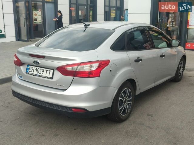 Сірий Форд Фокус, об'ємом двигуна 2 л та пробігом 262 тис. км за 6999 $, фото 3 на Automoto.ua