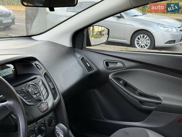 Сірий Форд Фокус, об'ємом двигуна 2 л та пробігом 135 тис. км за 7900 $, фото 9 на Automoto.ua