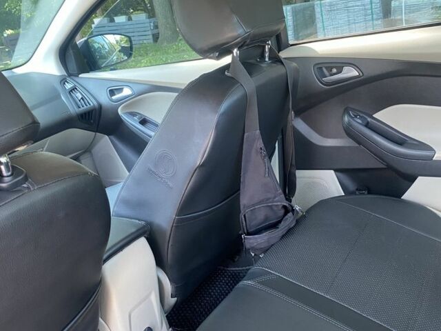 Серый Форд Фокус, объемом двигателя 2 л и пробегом 227 тыс. км за 6000 $, фото 4 на Automoto.ua