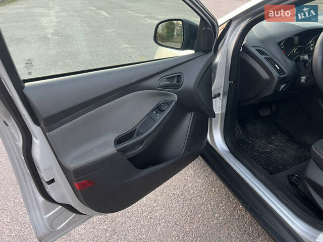 Сірий Форд Фокус, об'ємом двигуна 2 л та пробігом 250 тис. км за 5550 $, фото 16 на Automoto.ua