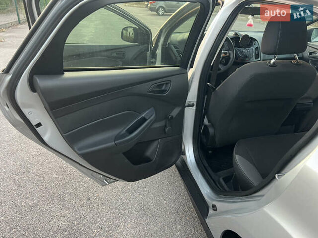 Серый Форд Фокус, объемом двигателя 2 л и пробегом 250 тыс. км за 5999 $, фото 20 на Automoto.ua