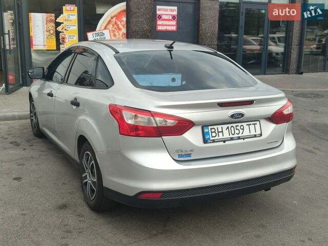 Сірий Форд Фокус, об'ємом двигуна 2 л та пробігом 262 тис. км за 6999 $, фото 2 на Automoto.ua
