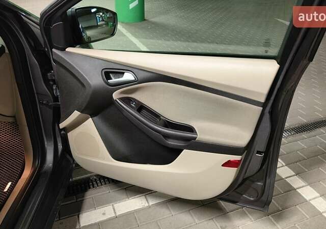 Серый Форд Фокус, объемом двигателя 2 л и пробегом 194 тыс. км за 7400 $, фото 19 на Automoto.ua