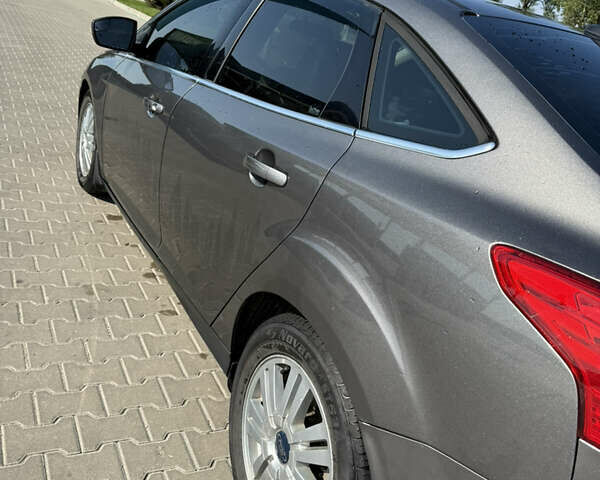 Сірий Форд Фокус, об'ємом двигуна 2 л та пробігом 230 тис. км за 7300 $, фото 2 на Automoto.ua