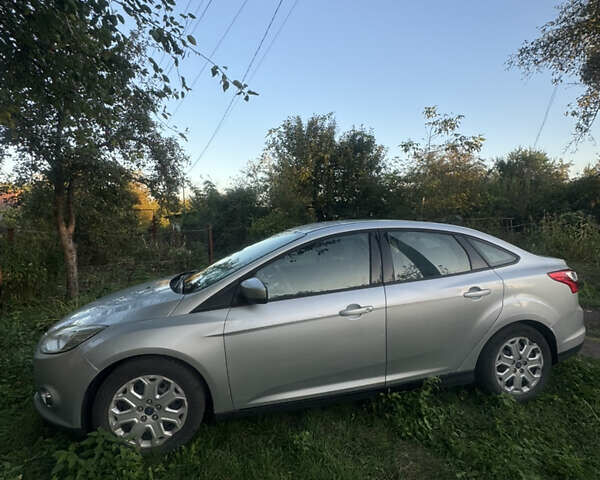 Серый Форд Фокус, объемом двигателя 2 л и пробегом 189 тыс. км за 7000 $, фото 1 на Automoto.ua