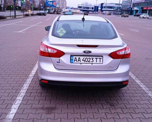 Сірий Форд Фокус, об'ємом двигуна 2 л та пробігом 172 тис. км за 5300 $, фото 5 на Automoto.ua