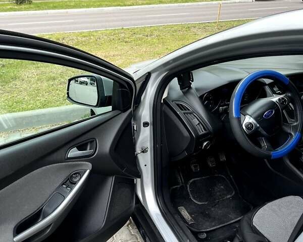 Сірий Форд Фокус, об'ємом двигуна 1 л та пробігом 119 тис. км за 7000 $, фото 16 на Automoto.ua