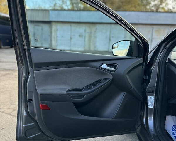 Форд Фокус 2013 в Киеве на Automoto.ua Серый Форд Фокус, объемом двигателя 2 л и пробегом 200 тыс. км за 6400 $, фото 8 на Automoto.ua