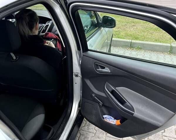 Сірий Форд Фокус, об'ємом двигуна 1 л та пробігом 119 тис. км за 7000 $, фото 19 на Automoto.ua