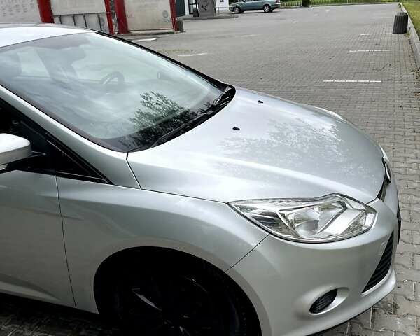 Сірий Форд Фокус, об'ємом двигуна 1 л та пробігом 119 тис. км за 7000 $, фото 9 на Automoto.ua