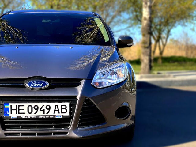Серый Форд Фокус, объемом двигателя 1 л и пробегом 143 тыс. км за 5800 $, фото 2 на Automoto.ua