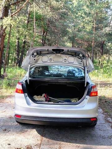 Серый Форд Фокус, объемом двигателя 2 л и пробегом 120 тыс. км за 8200 $, фото 32 на Automoto.ua