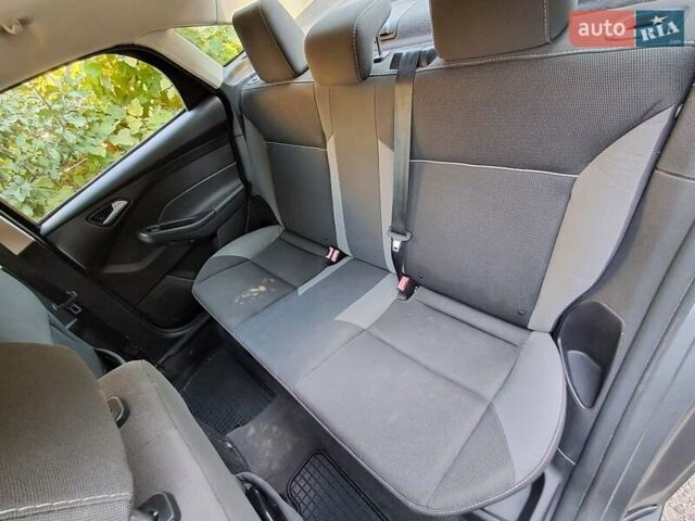 Сірий Форд Фокус, об'ємом двигуна 2 л та пробігом 177 тис. км за 7500 $, фото 11 на Automoto.ua