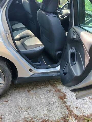 Серый Форд Фокус, объемом двигателя 2 л и пробегом 120 тыс. км за 8200 $, фото 13 на Automoto.ua