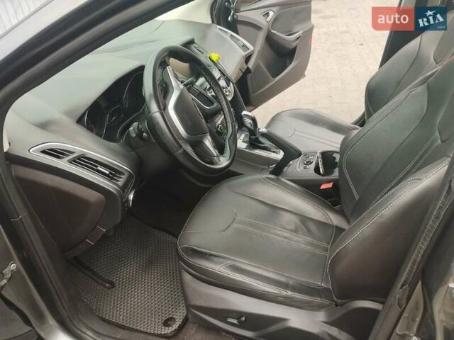 Форд Фокус 2013 у Львові на Automoto.ua Сірий Форд Фокус, об'ємом двигуна 2 л та пробігом 220 тис. км за 8000 $, фото 12 на Automoto.ua