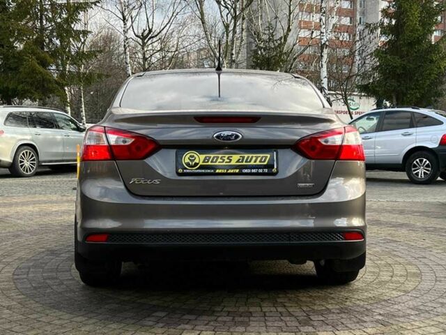 Серый Форд Фокус, объемом двигателя 1 л и пробегом 117 тыс. км за 6800 $, фото 5 на Automoto.ua